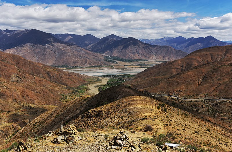 Yarlung Tsangpo Valley